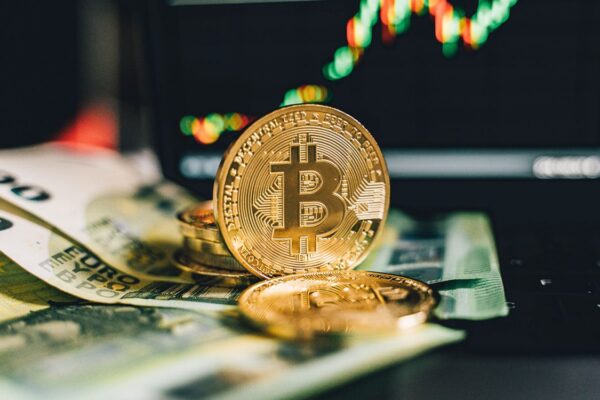 The Risks And Rewards Of Investing In Cryptocurrency